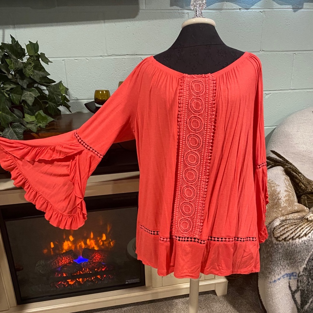 Long sleeve loose fitting top